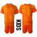 Günstige Niederlande Torwart Babykleidung Auswärts Fussballtrikot Kinder WM 2022 Kurzarm (+ kurze hosen)